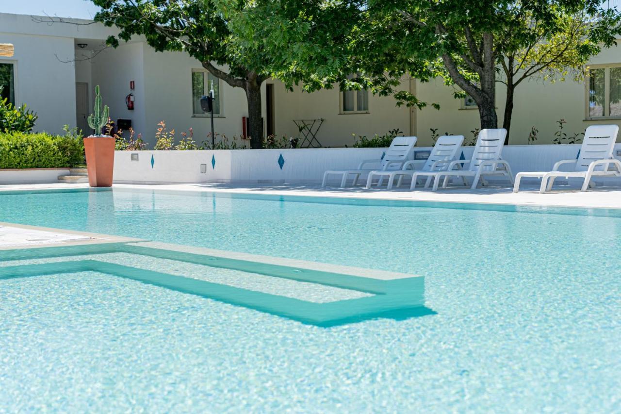 Hotel Le Mimose San Teodoro  Esterno foto
