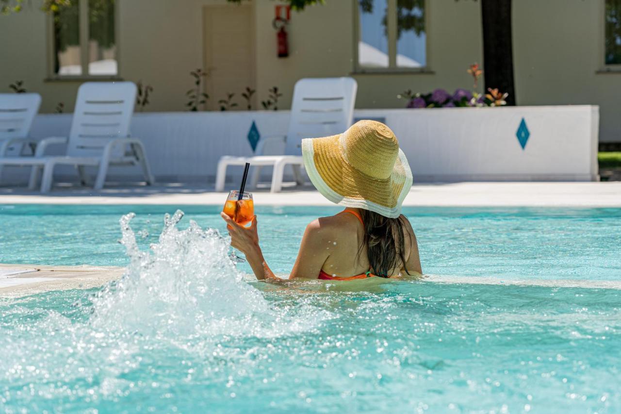 Hotel Le Mimose San Teodoro  Esterno foto