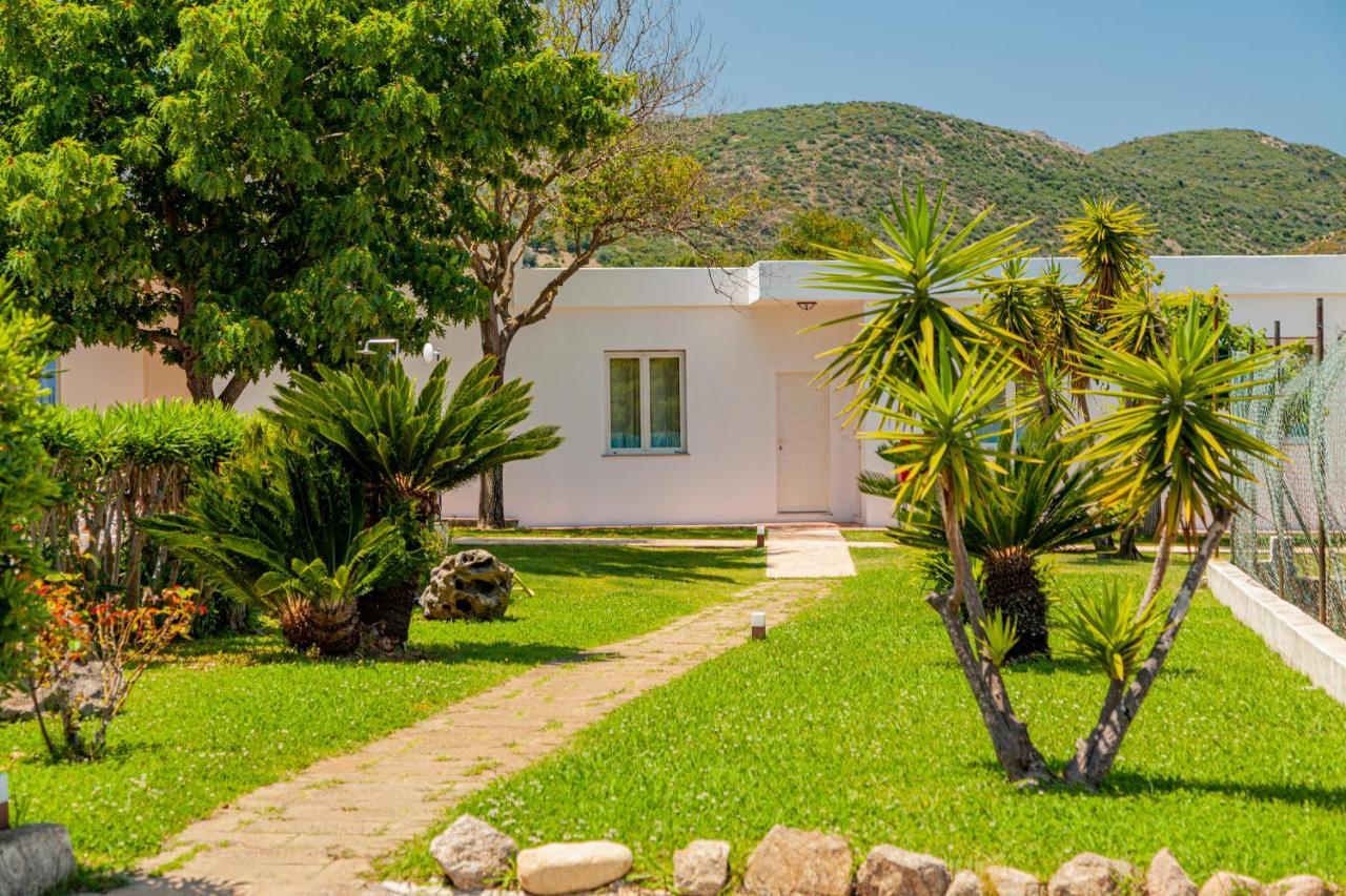 Hotel Le Mimose San Teodoro  Esterno foto