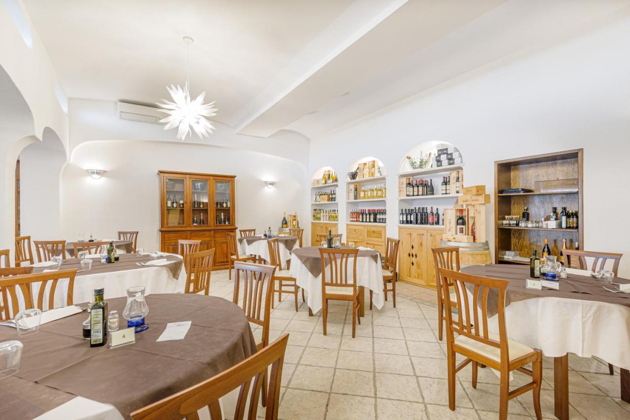 Hotel Le Mimose San Teodoro  Esterno foto